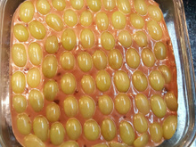 Doce de uva com chocolate e brigadeiro branco