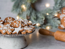 Descobri a massa perfeita do biscoito de Natal de gengibre e especiarias: tem que usar açúcar mascavo e mel