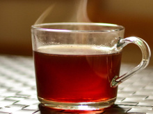 Substitua seu café por isso! Nutricionistas recomendam fortemente esta "poderosa bebida dupla" por seus benefícios anti-inflamatórios e digestivos