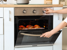 Vale a pena ter um forno elétrico? saiba como o eletrodoméstico pode te ajudar na hora de cozinhar