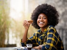 Lanches baratos até R$15: 20 opções de snacks, bebidas e nuts para levar na bolsa