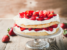 Receita de bolo de morango: confira