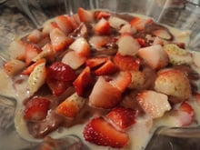 Doce de chocolate com morango
