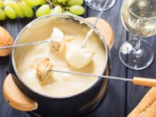 Oferta antecipada de Black Friday: aparelho de fondue Brinox é opção para receber amigos em casa por até R$ 50