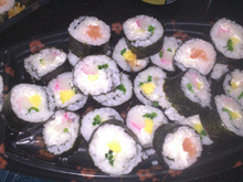 Sushi de kani com manga (versão Brasil)