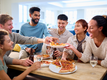 Este é o truque para você e seus amigos nunca passarem fome no Carnaval (É o que eu faço todo ano com meu grupo e sempre dá certo)!