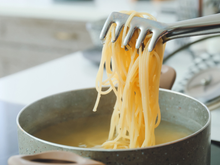 Fim do mistério: esse é o erro que muitos cometem e faz com que o macarrão fique grudento