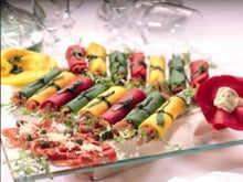 Roulage de Carpaccio em Crepes Coloridos