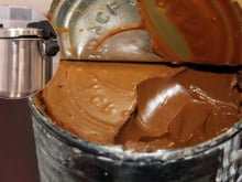 Dá para fazer doce de leite com uma lata de 1 kg de leite condensado na panela de pressão?