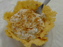 Patê de ricota ao crocante de coco