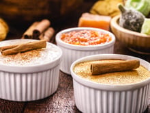 Essa canjica caramelizada cremosa virou tradição aqui em casa e agora é a receita mais pedida nos dias frios