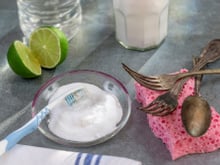 Bicarbonato de sódio é o rei da faxina: veja essas dicas para sua cozinha brilhar