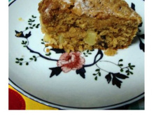 Bolo de maçã com passas, canela e castanha de caju