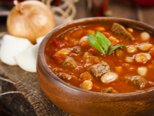 Feijão-branco: veja dicas e uma receita deliciosa com molho de tomate