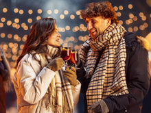 Parece a mesma coisa, mas não é! Saiba qual a diferença entre quentão e vinho quente para nunca mais confundir