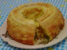 Bolo salgado de milho recheado