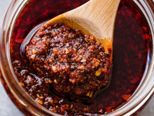 Minha vizinha mexicana me ensinou como fazer o melhor molho de pimenta que eu já provei na vida e agora não fico sem!