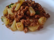Carne de soja com batatas