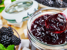 Agora eu só tomo café da manhã com essa geleia de amora deliciosa: combina com qualquer coisa!