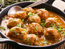 Ensopado de almôndegas da vovó: um prato suculento e que toda a minha família adora