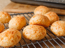 Essa é a melhor receita de pão de queijo caseiro que eu já comi, aprendi com a babá do meu filho