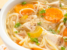 A sopa de legumes com frango que minha avó fazia e ninguém da família esquece