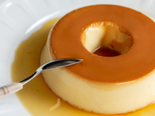 Vamos direto ao ponto: essa é a receita mais simples de pudim de leite condensado para o Natal