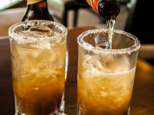 Drinks com cerveja: 7 opções para incrementar o sabor da bebida!