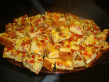 Bolo salgado de salsicha e milho verde