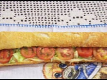 Sanduíche de metro ao molho de estrogonofe