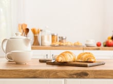 Adeus café da manhã na bancada da cozinha: nova tendência em decoração otimiza o espaço