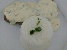 Filé chateaubriand ao molho de queijo