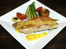 Filé de robalo ao molho de pinhão - por chef Luiz Barbosa