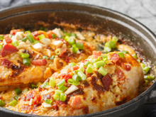 Melhor que salmão: receita com frango ao estilo toscano é mais barata e infinitamente mais gostosa que a original com peixe