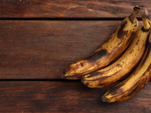 Minhas bananas duram muito mais depois que aprendi esse truque, nunca mais joguei a fruta fora por estar madura demais!