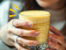 Chá de ouro: faça essa misturinha de golden milk instantâneo e tenha uma bebida poderosa para a saúde todas as manhãs