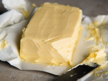 Depois que você prova essa manteiga, fica difícil voltar pra tradicional: qual é a melhor manteiga do mundo segundo premiação internacional de queijos e laticínios