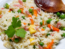 Para usar as sobras de arroz: confira a receita de arroz maluco