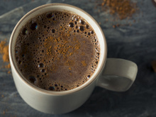 Chocolate quente sem creme de leite: confira 3 maneiras diferentes de preparar a bebida para espantar a frente fria!