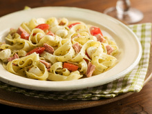 Talharim ao pesto com atum