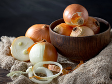 São muitas as formas de armazenar cebolas, mas há apenas um jeito que é o melhor de todos