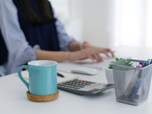 Dificuldade em se concentrar? Esses 5 chás podem te ajudar a manter o foco nas atividades do dia a dia