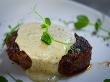 Carne ao molho de gorgonzola