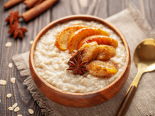 Mingau de aveia é a receita que minha avó sempre faz quando chega uma frente fria, e aqui está o truque para ficar perfeito