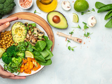 Verão chegou com tudo! Descubra quais são as frutas e legumes da estação para preparar receitas nutritivas, gostosas e com ótimo custo-benefício