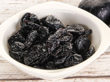 Quantas ameixas secas devo comer por dia para perder peso?