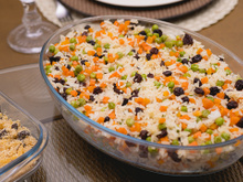 Arroz à grega simples: o acompanhamento colorido que sempre deixa a mesa mais bonita (receita fácil)