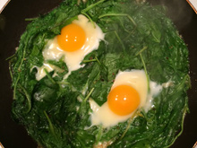 Ovos com espinafre