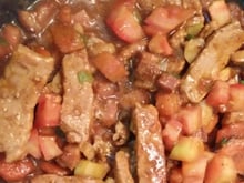 Lombo de porco com tomate