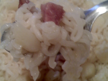 Miojo com calabresa e batatas